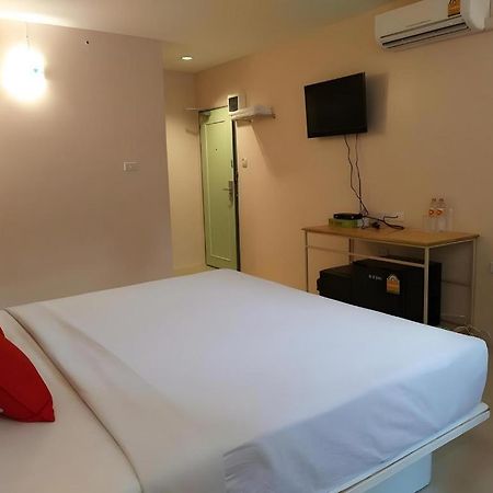 Bird Room Hotel - Pratunam Bangkok Exterior photo