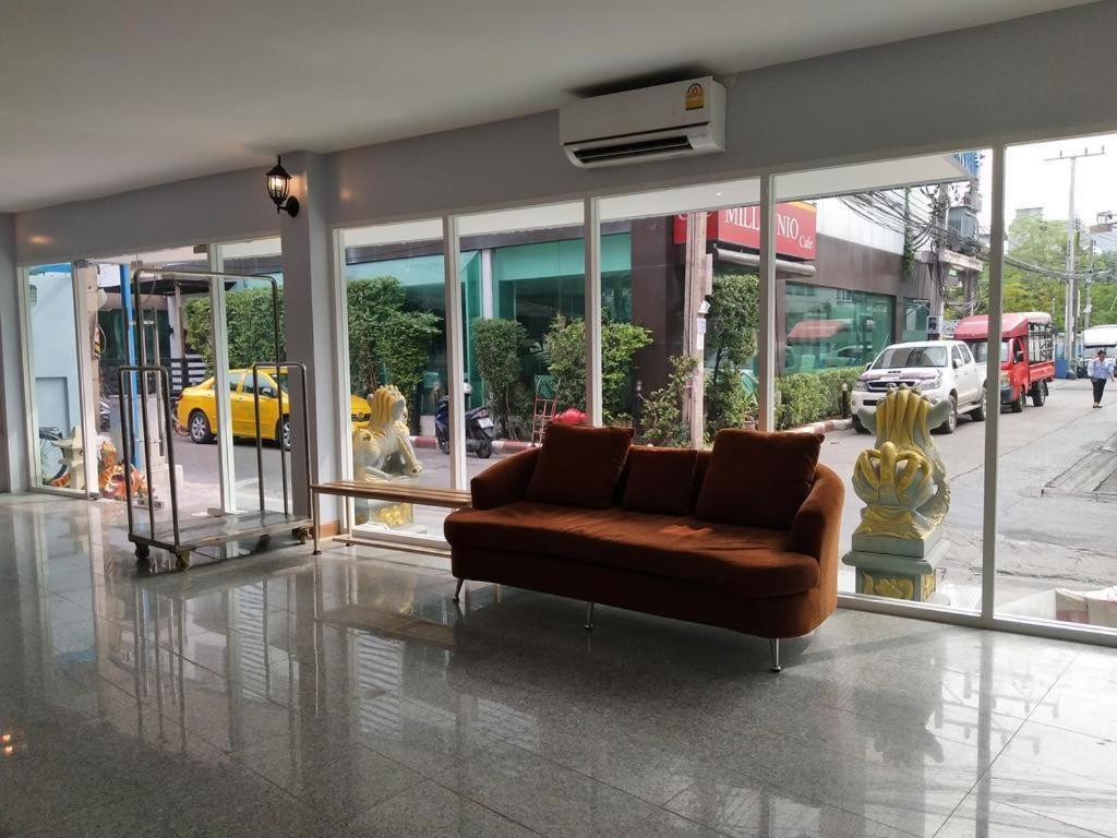 Bird Room Hotel - Pratunam Bangkok Exterior photo